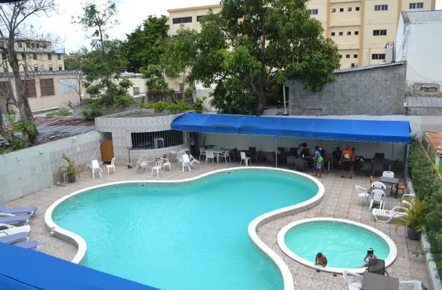 Hotel Renacer Santo Domingo Pooll pasa dia